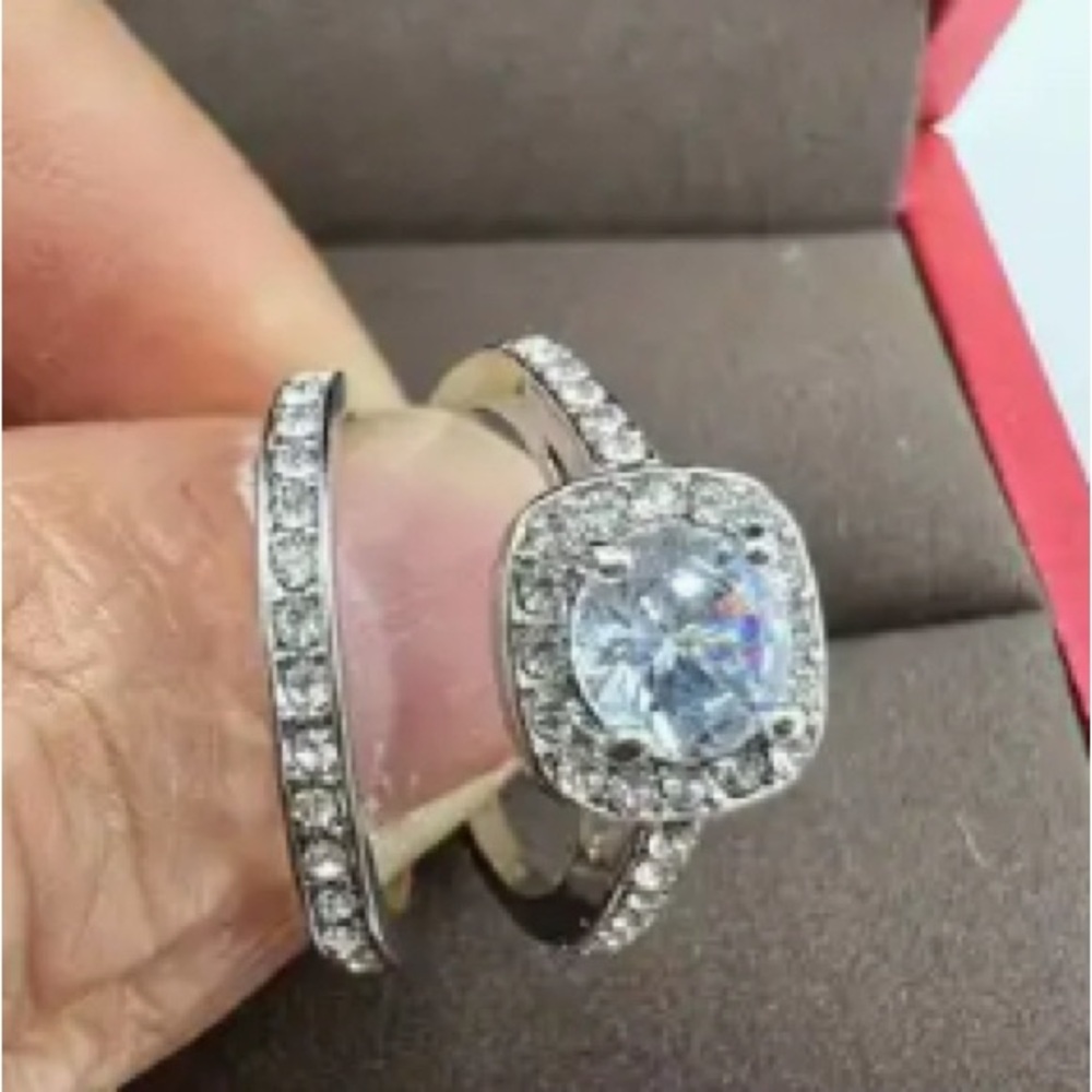 NEW SIZE 5 gorgeous 2 pcs ring set